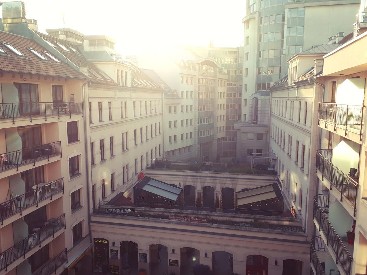Gozsdu Suite Apartment Budapeste Exterior foto